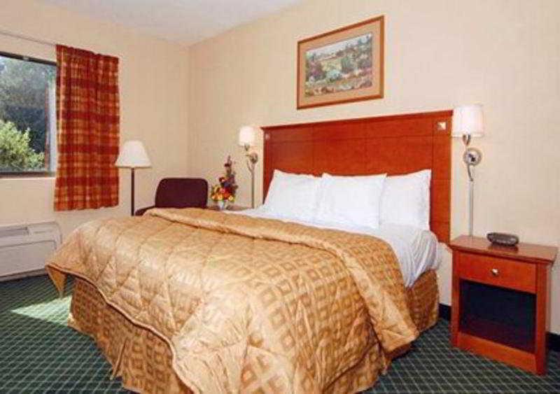 Hotel Wyndham Garden Philadelphia Airport Essington Exterior foto